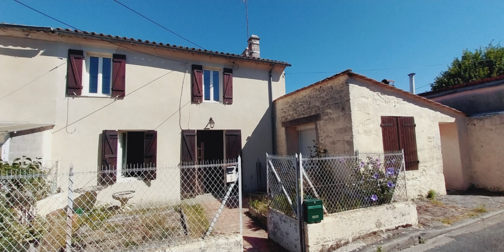 maison à ST GERVAIS (33240)